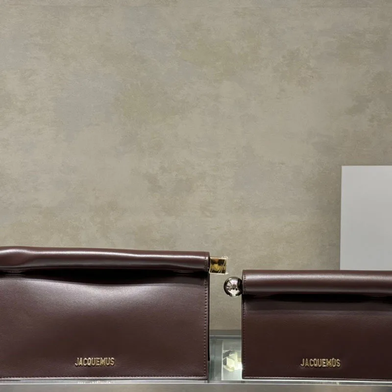 

2024 Spring/Summer New French Niche Jacquemus Sheepskin Folding Handheld Chain Single Shoulder Premium Banquet Bag