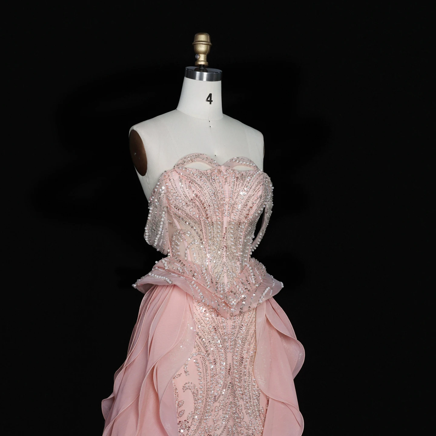 Sharon Said Luxuriöses Pfirsichfarbenes Schulterfreies Meerjungfrauen-Abendkleid mit Abnehmbarer Rüschen-Schleppe, Formelle Anlass-Partykleider SS236 Maßanfertigung – Detail 8