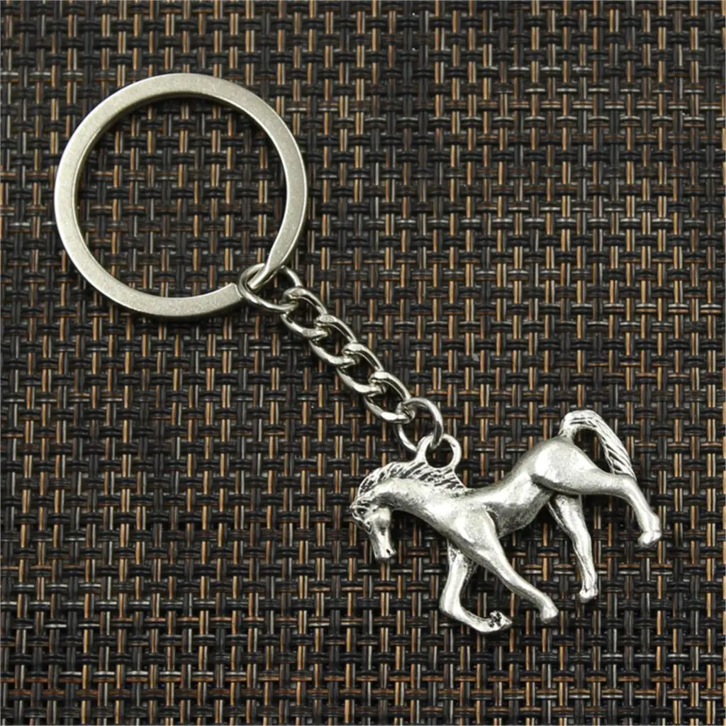 Fashion Keychain 32x27mm 3D Walking Horse Silver Color Pendants DIY Men Jewelry Car Key Chain Ring Holder Souvenir For Gift