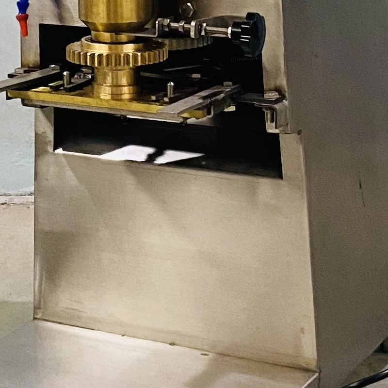 Best choice high quality fish ball /chicken ball /small meatball making machine for sale