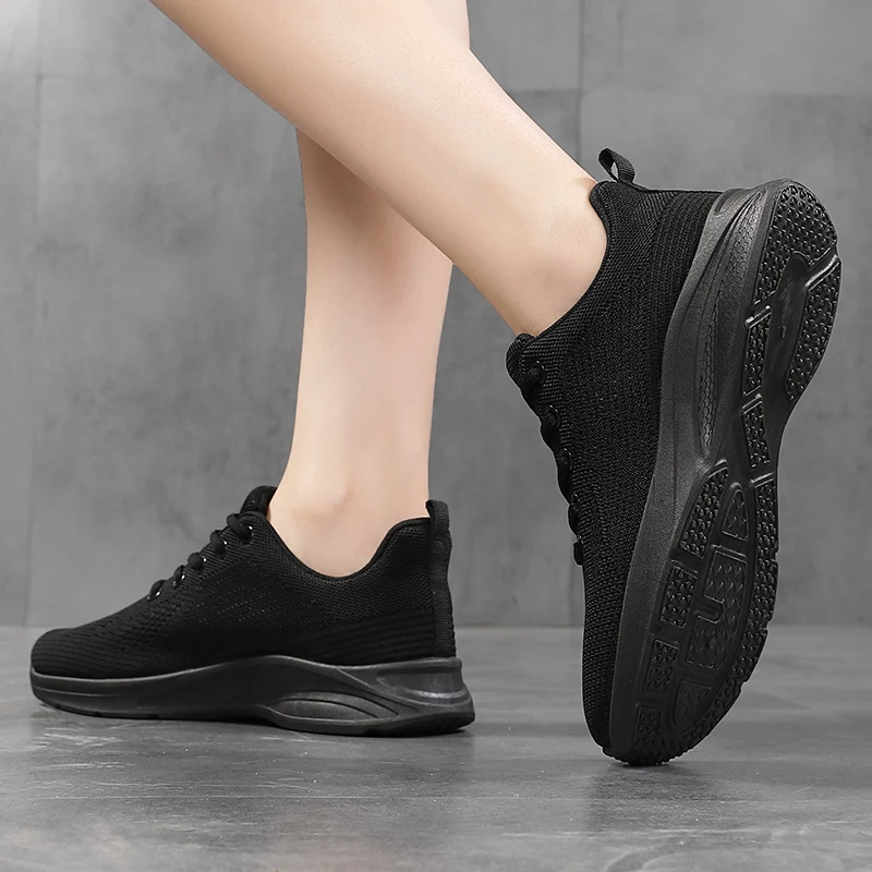 مصمم الأصلي المرأة أحذية رياضية كاجوال موضة تنفس المشي شبكة حذاء مسطح المرأة رياضة مبركن الأبيض الأحذية النسائية
