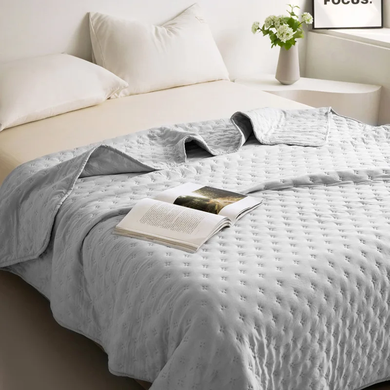 

Super Soft Quilt Modern Solid Color Cool Bedspread on The Bed Home Summer Blanket for Single Double Bed