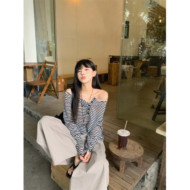 

Long Sleeve T-Shirts Womens Cotton Aesthetic Harajuku Oversized Gothic Ruffle Lace Crop Top Casual Comfortable Cute Spring