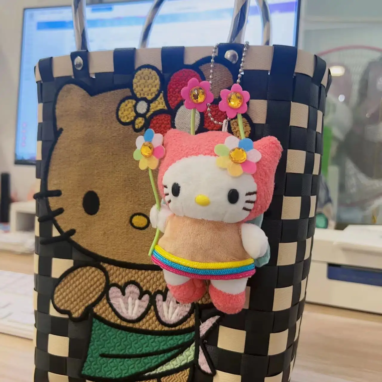 Kawaii Sanrio carino Hello Kitty portachiavi bambola borsa ciondolo accessori borsa appesa ornamento ragazze fascino regali di compleanno giocattoli