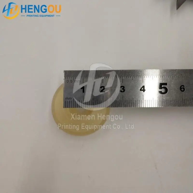 Ventouse en Caoutchouc à Pression Décalée Jaune, 32x7x16mm