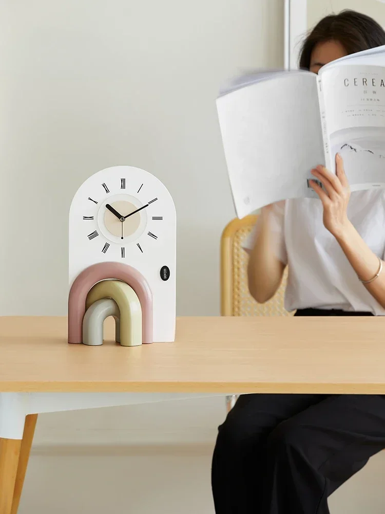 

Office desktop creative clock