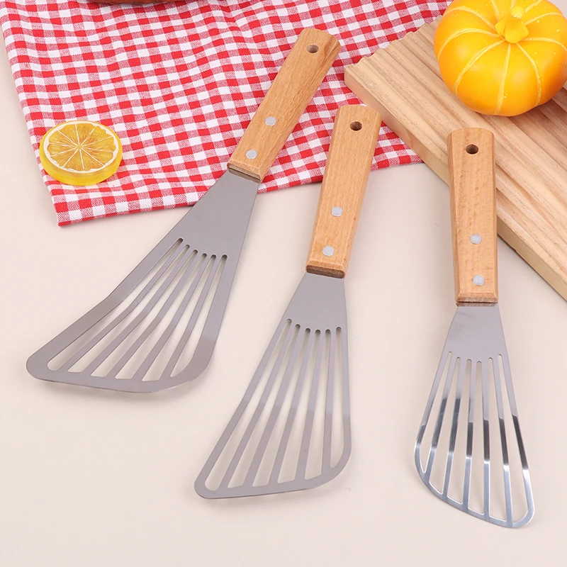 Stainless Steel Slotted Turner Fish Frying Shovel With Wooden Handle Fan-shaped Shovel Household High-temperature Frying Shovel