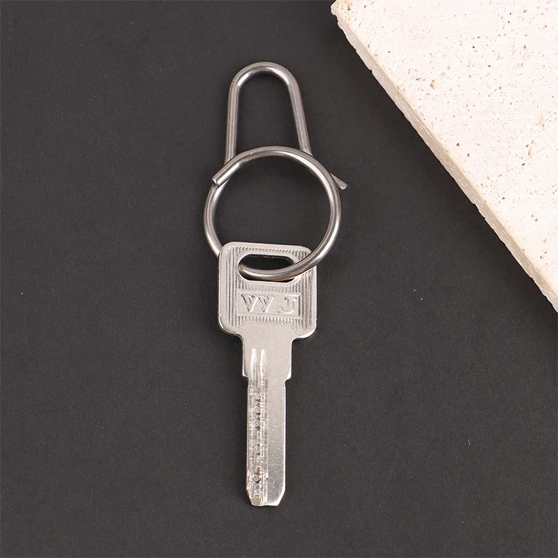 S TE1pc Hanging Buckles Pendant Super Lightweight Man Car Keychain Tools Titanium Alloy Key Ring Belt Clip Quick Draw Keychain