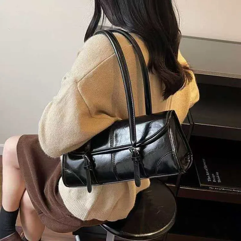 

2026 Fashionable and elegant retro single-shoulder bag for women large capacity bright and versatile handbag