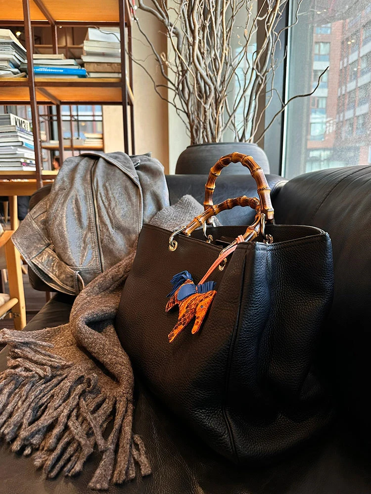 Retro Horizontal Square Large Capacity Bamboo Handle Women's Bag New High-end Commuting Versatile Single Shoulder Crossbody Bags