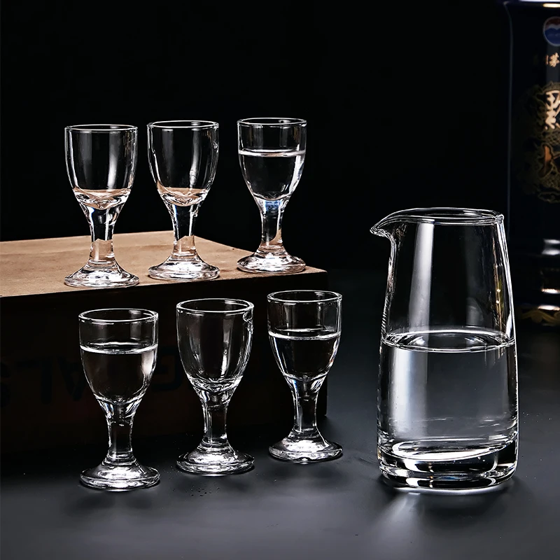 Weinspender und Schnapsglas im europäischen Stil, exquisiter Dekanter, Baijiu-Wasserkocher, klassischer Spirituosenbecher, Trinkbecher, hochwertiger Weintopf