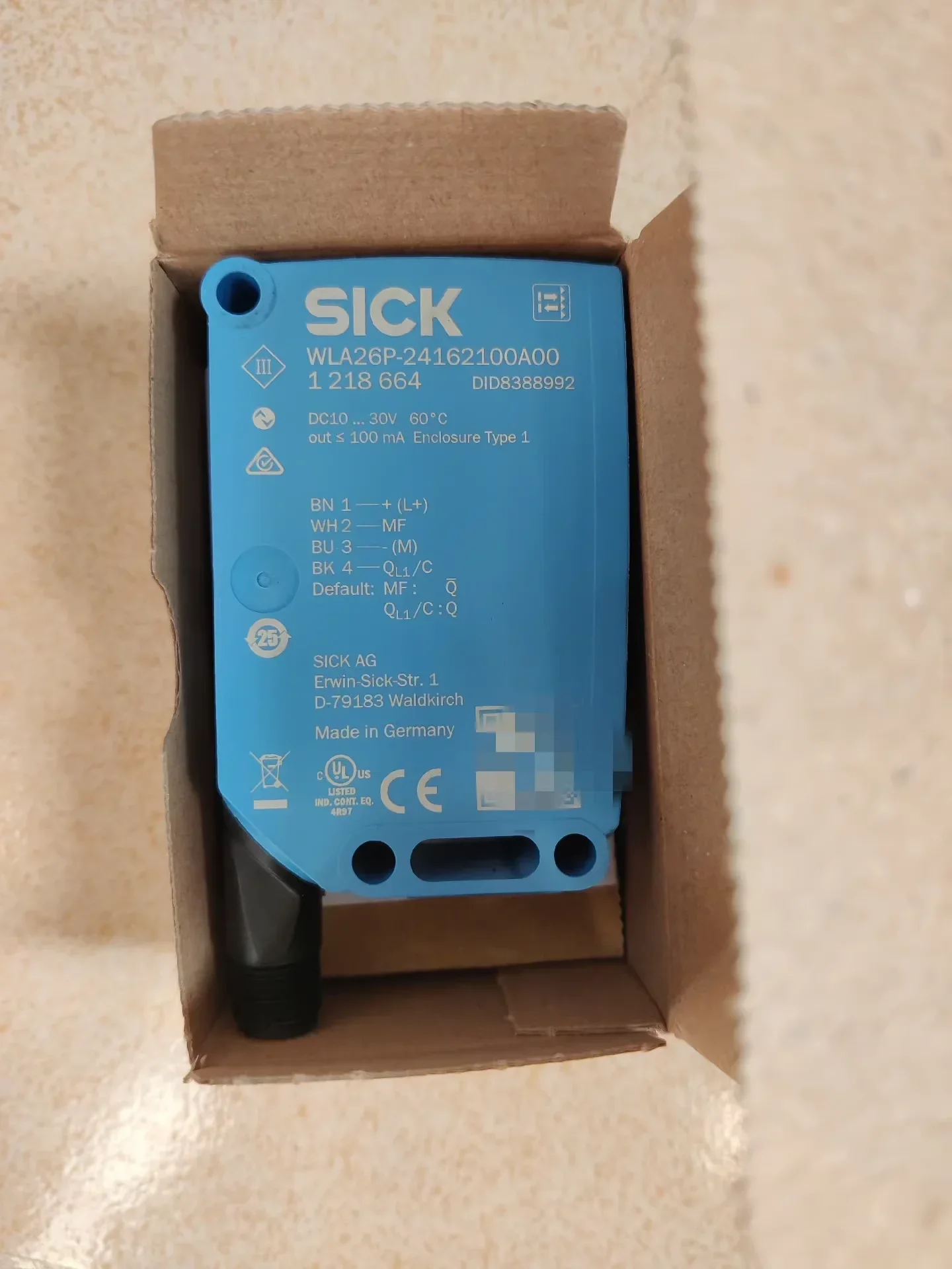 WLA26P-24162100A00 Diffuse Reflection Photoelectric Sensor Photoelectric Switch WLA26P-24162100A00
