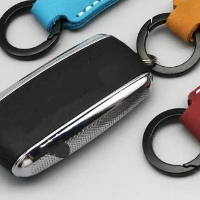 Keychain Motorcycle Car Leather Woven Rope Metal Key Fob Handbag Pendant Exquisite Decorative Accessory Stylish Small Gift