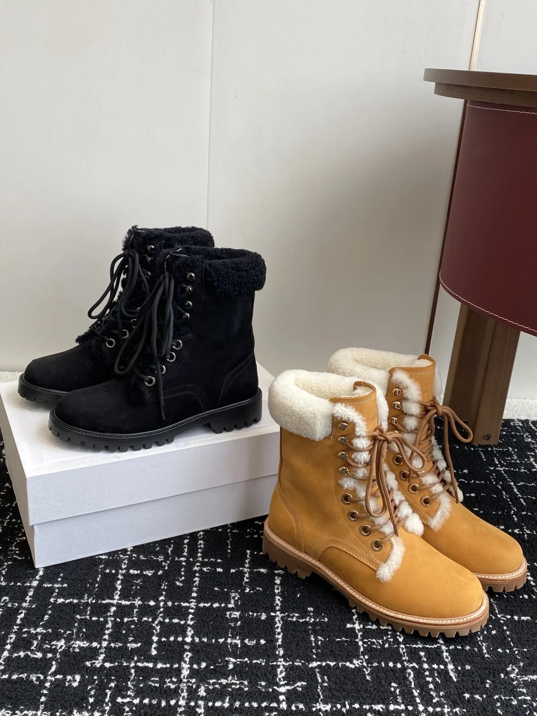 

2025 New Comfortable and Versatile Lace-Up Thick-Soled Fleece-Lined Warm Martin Boots