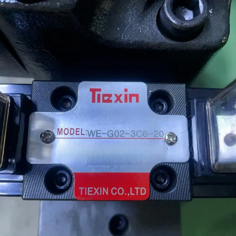 

Аксессуары Tiexin WE-G02-3C3-20 (AC220V) 02-3C6, напряжение 220В