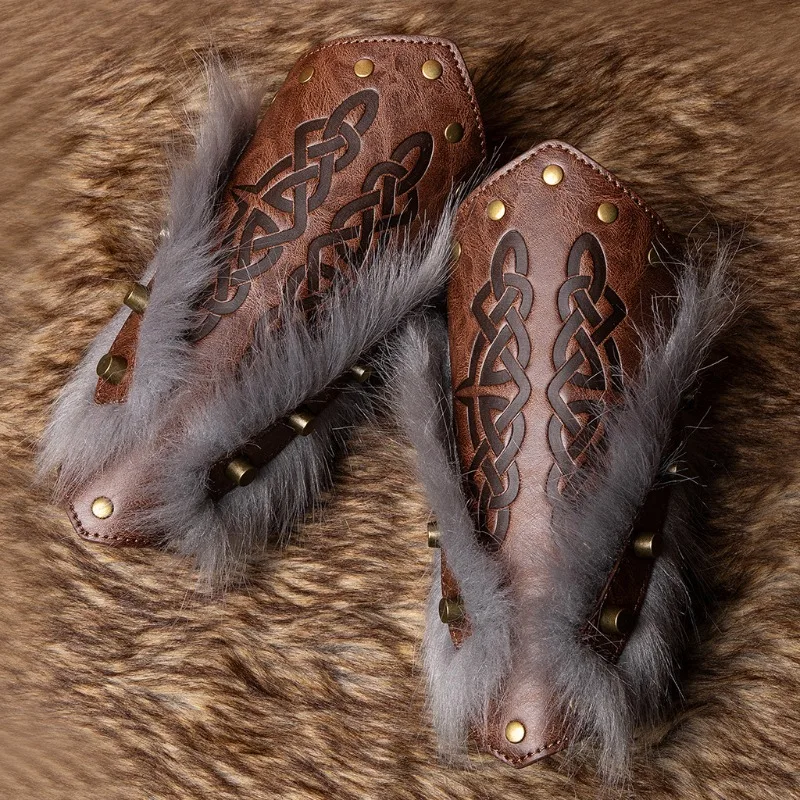 Comic-Con Hot-Selling Medieval Bracers Men's Retro Embossing Adjustable Knight Bracers COSPLAY Props Diablo
