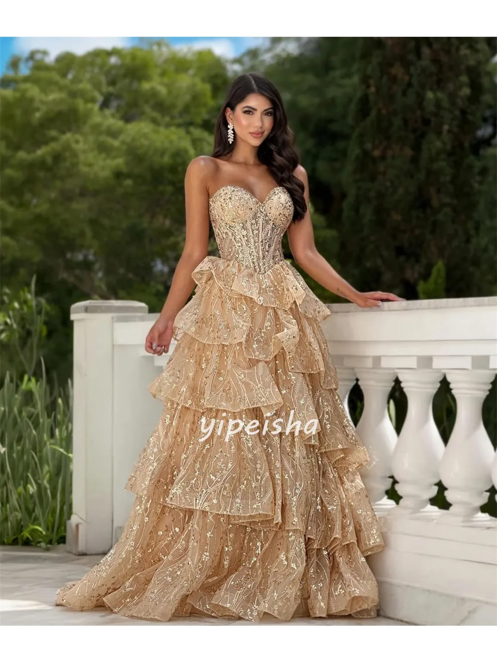 Aangepaste Prachtige Vrouwen Lovertjes Kralen A-lijn Avondjurken Sexy Sweetheart Ruches Tiered Baljurk Fashion Party Jurken - afbeelding 2