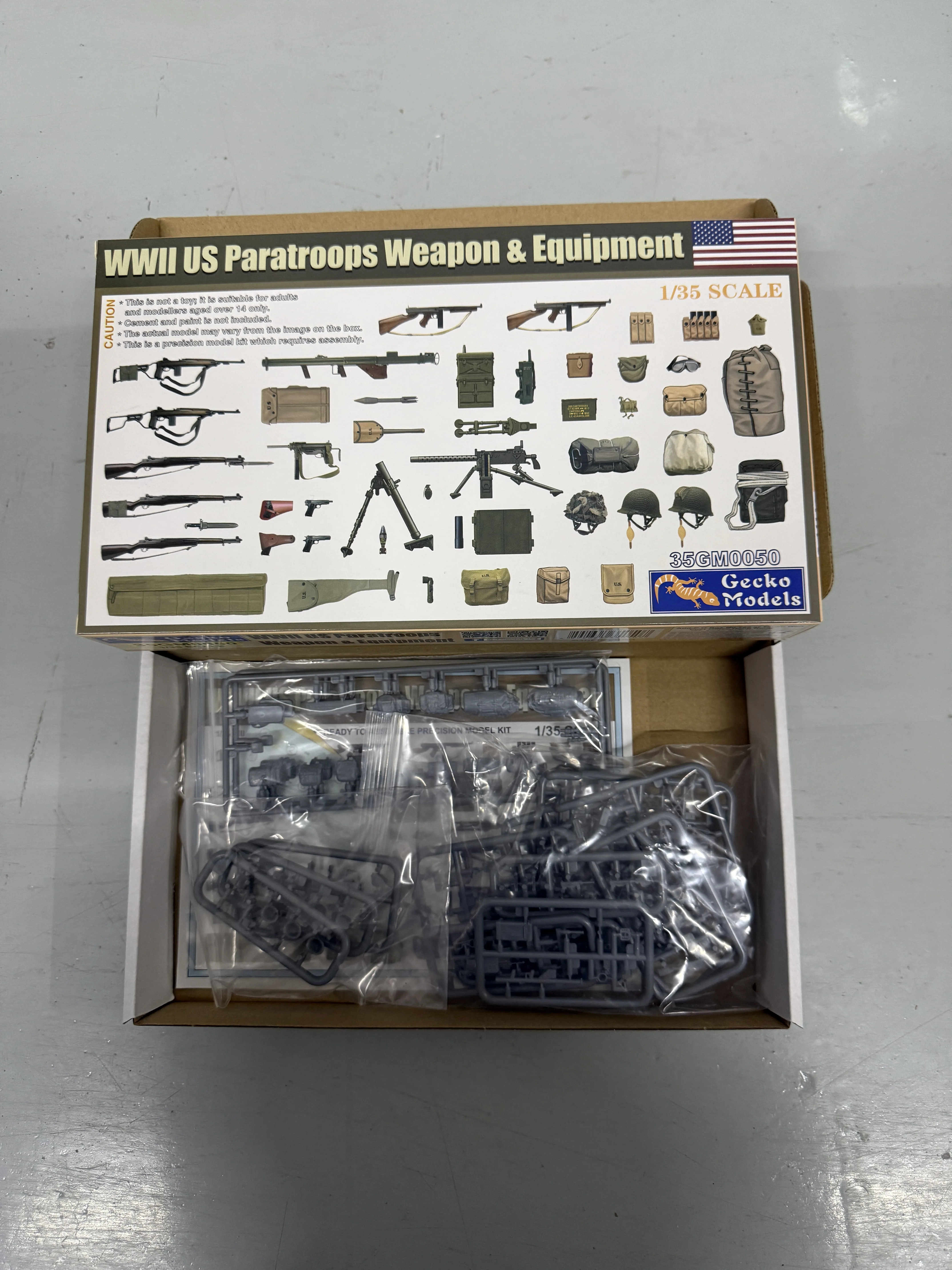 

Наборы для сборки моделей военной техники Gecko 1/35 35GM0050 US Airborne Equipment, игрушки на день рождения, коллекционные подарки