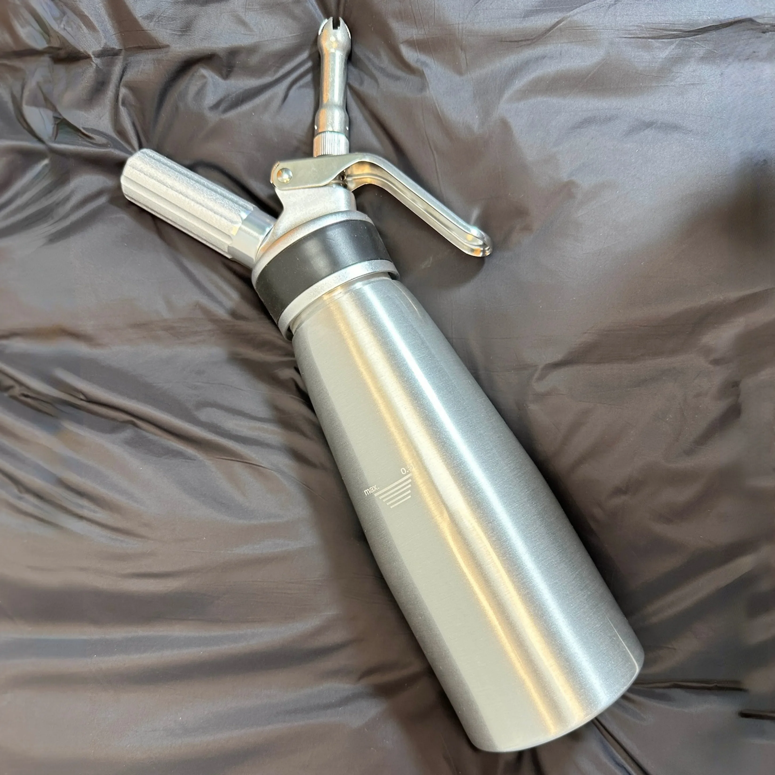 

500 мл пистолет для крема, алюминиевый пенообразователь для крема, ваза для крема из нержавеющей стали, инкрустированная азотом, сифонная бутылка