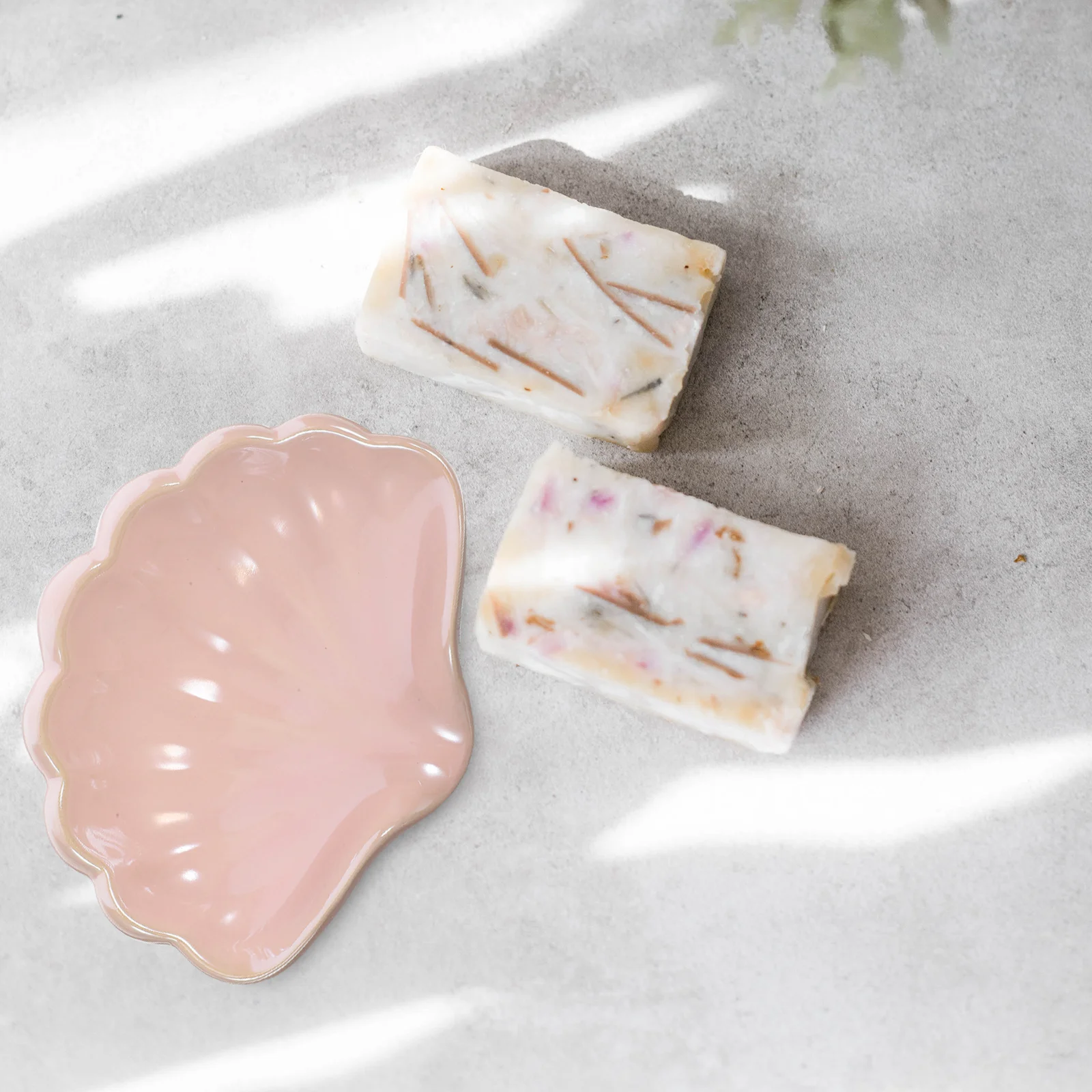 

Shell Style Ceramic Soap Dish Self Draining Bathroom Soap Holder Countertop Decorative Tray Small Ceramic Dish