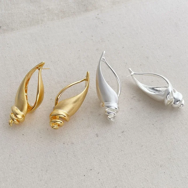 Fashion Jewelry Sweet Korean Temperament Metal Conch Shape Earrings For Women Gifts Simply Design Ear Accessories Hot Sale