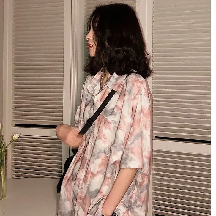 Antique Style Tie-dye Short-sleeved Shirt for Women in 2025 Spring and Summer New Loose Hong Kong Style Niche Design Versatile