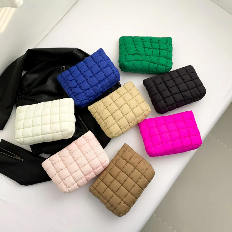 Women Makeup Pouch Padded Quilted Makeup Storage Bag Puffer Makeup Bag Large Cosmetic Organizer Bag Clutch Handbag Beauty Case