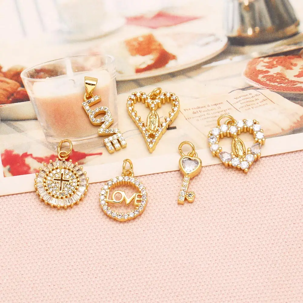 OCESRIO White Crystal Heart Charms for Bracelet Copper Gold Plated Heart Key LOVE Virgen María accesorios de joyería chma277