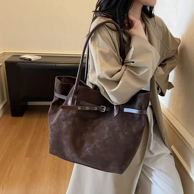

Large Capacity Faux Suede Tote Bags 2026 High Quality Sweet Classic Hasp Sense of Luxury Fashion Shoulder Bags for Women
