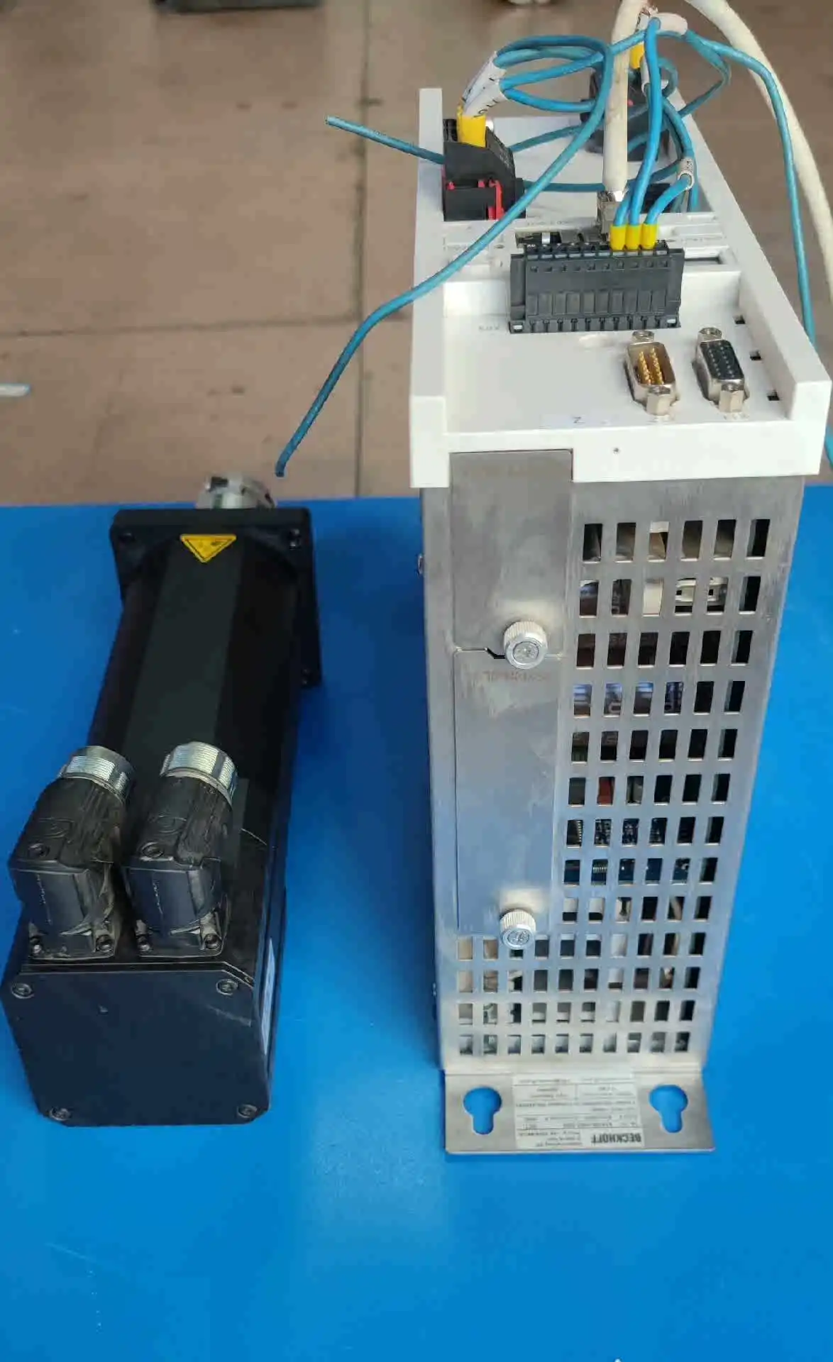 AX5106-0000-0200 AM3543-0030 Motor Servo Drive para Beckhoff