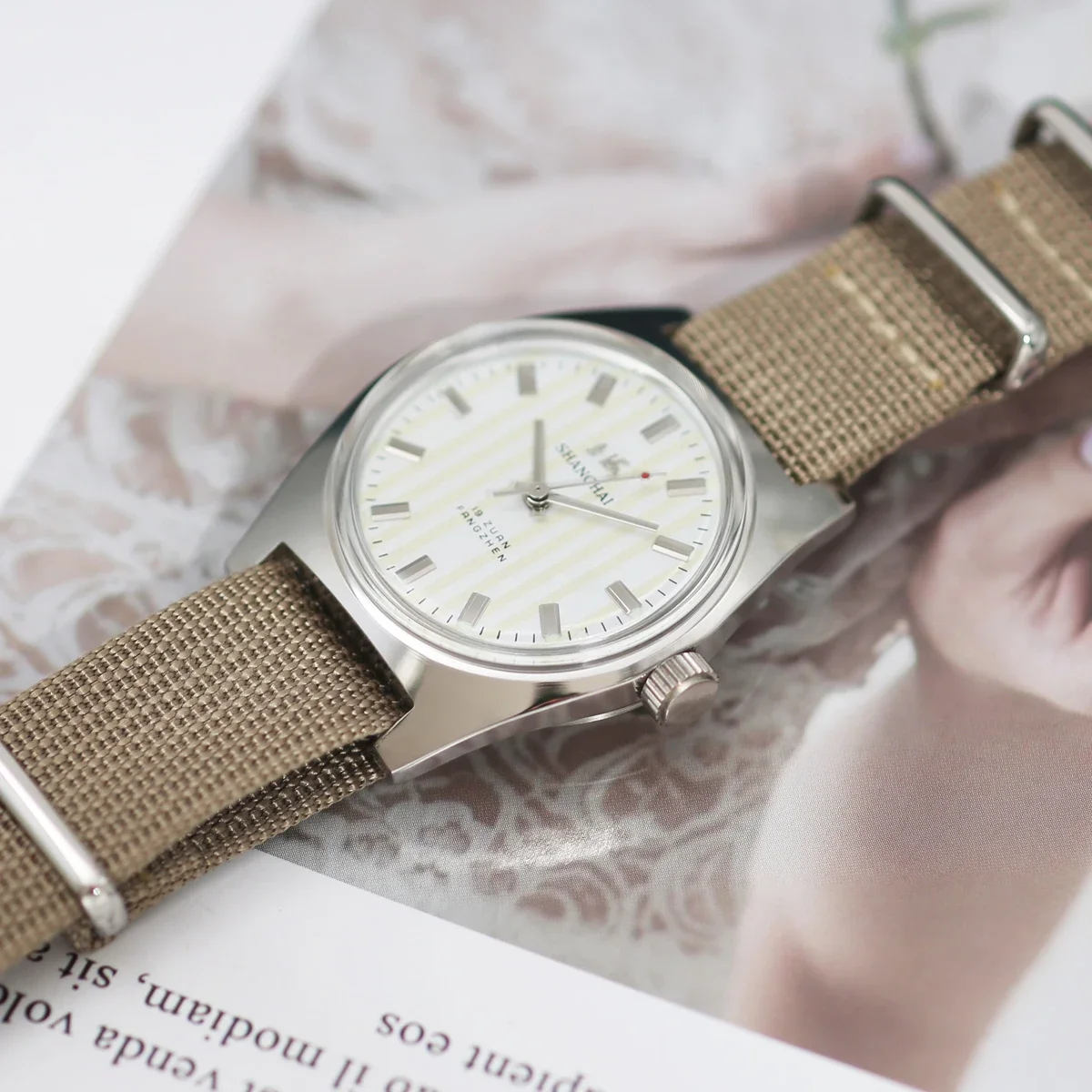 شنغهاي 7120 الساعات العقيمة الهاتفي باوهاوس تصميم 36mm ساعات المعصم الميكانيكية للرجال قطرة الشاحن