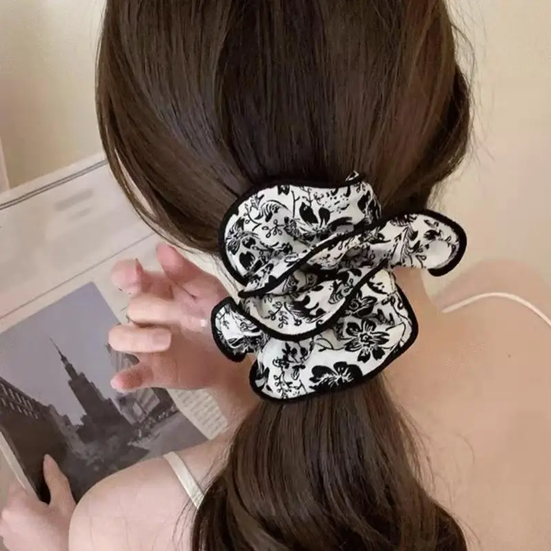 

A52E Elegant French Lace Floral Scrunchies Hair Tie Fabric 2025 Fashion Design