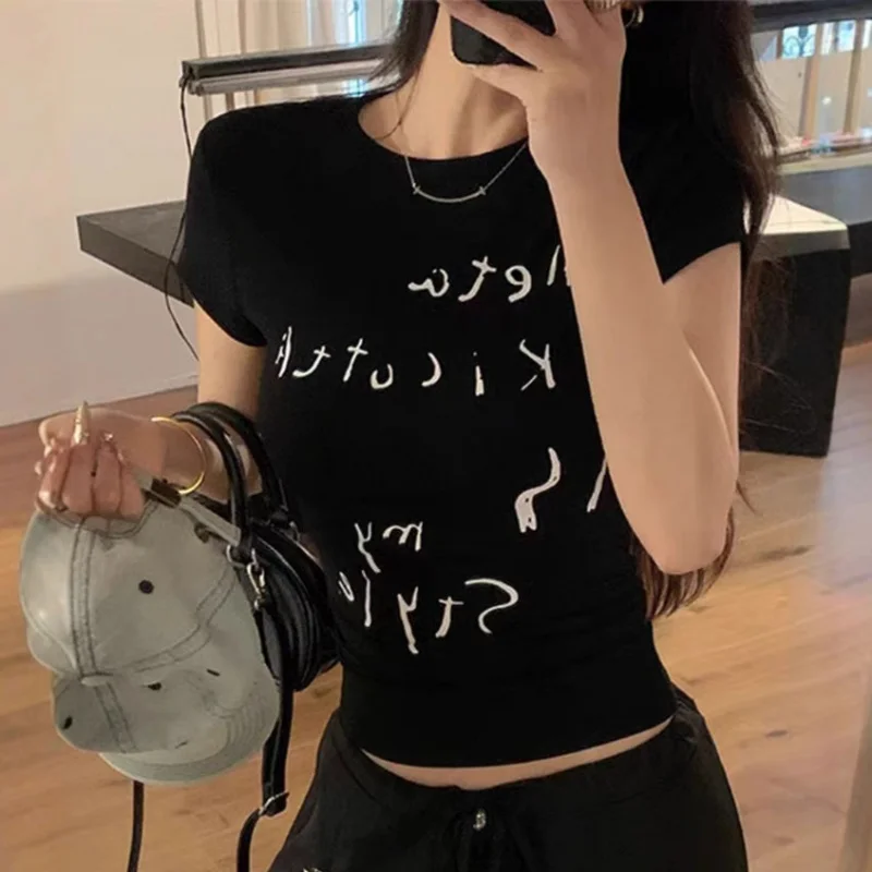 Корейский стиль, облегающий повседневный топ с короткими рукавами и обычным дизайном плеч для женщин с круглым вырезом и буквой в американском стиле Pri
