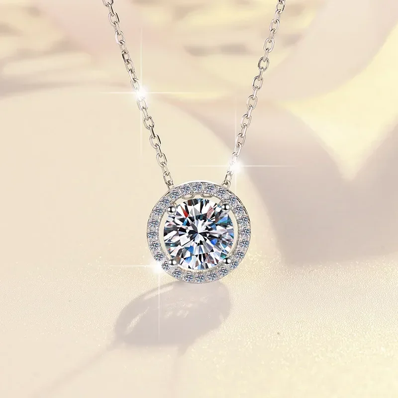 Classic Rond Cut Halo Brilliant Moissanite Pendent Chain, PT950 Platinum Ladys Exclusive Style Women's Necklace Birthday Present