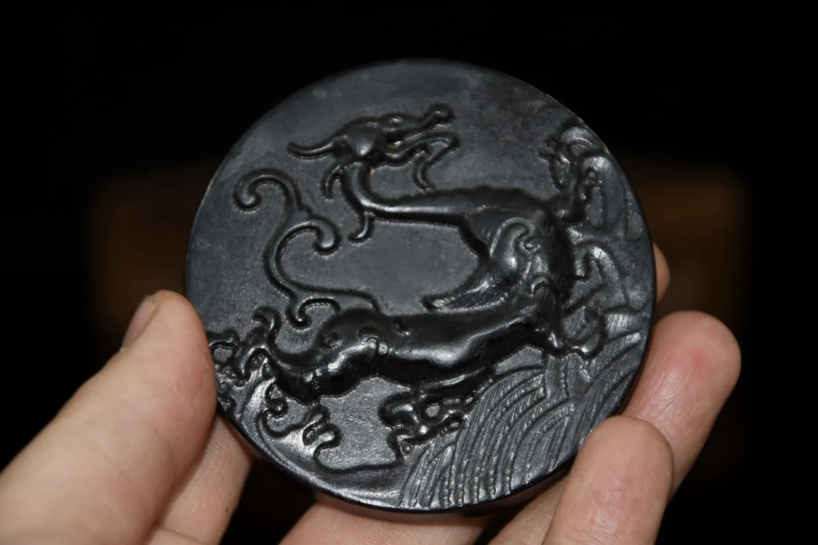 China Hongshan Culture Black Iron Magnetism Meteorite Sculpture 'Dragon 'Waist Badge/Pendant Handicraft Home Decoration