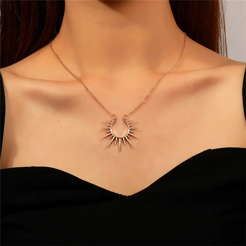 Simple Link Chain Vintage Sunflower Metal Pendant Necklace for Women Irregular Exaggerated Party Fashion Jewelry Accessories