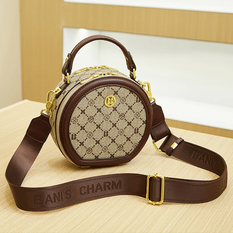 

Fashionable Letter Logo Retro Diaper Bag For Women Elegant Leather Crossbody Handbag Designer Trendy Vintage Messenger Purse