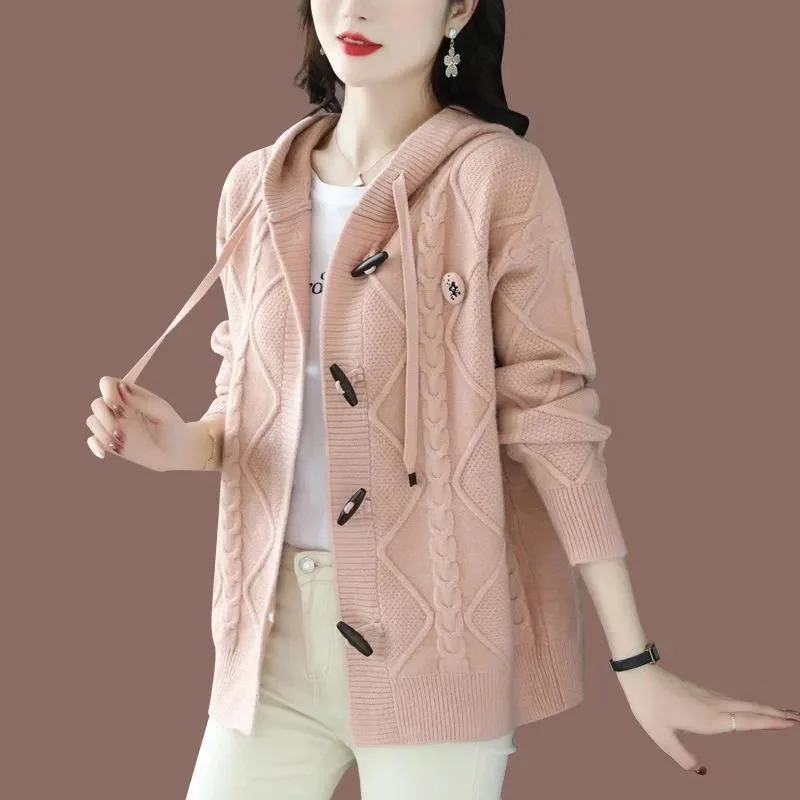 Neue Mode koreanische Kapuze Herbst Winter Frauen gestrickt Strickjacke Mantel Langarm solide Horn Knopf gestrickt Pullover Frauen Tops