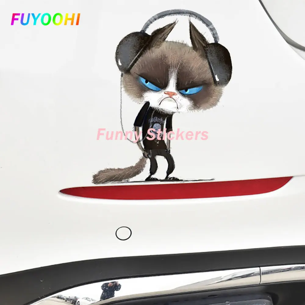 

FUYOOHI Fashion Sticker A Cat with Headphones Personalized Creative Cartoon Decal Car Window Bumper Motorcycle Helmet Decals