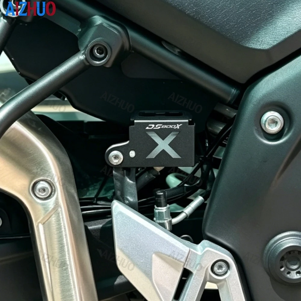 

FOR VOGE DS800X DS625X DS800 625X 2025 2026 2027 Motorcycle accessories Rear Brake Fluid Reservoir Cover Guard Oil Cup Protector