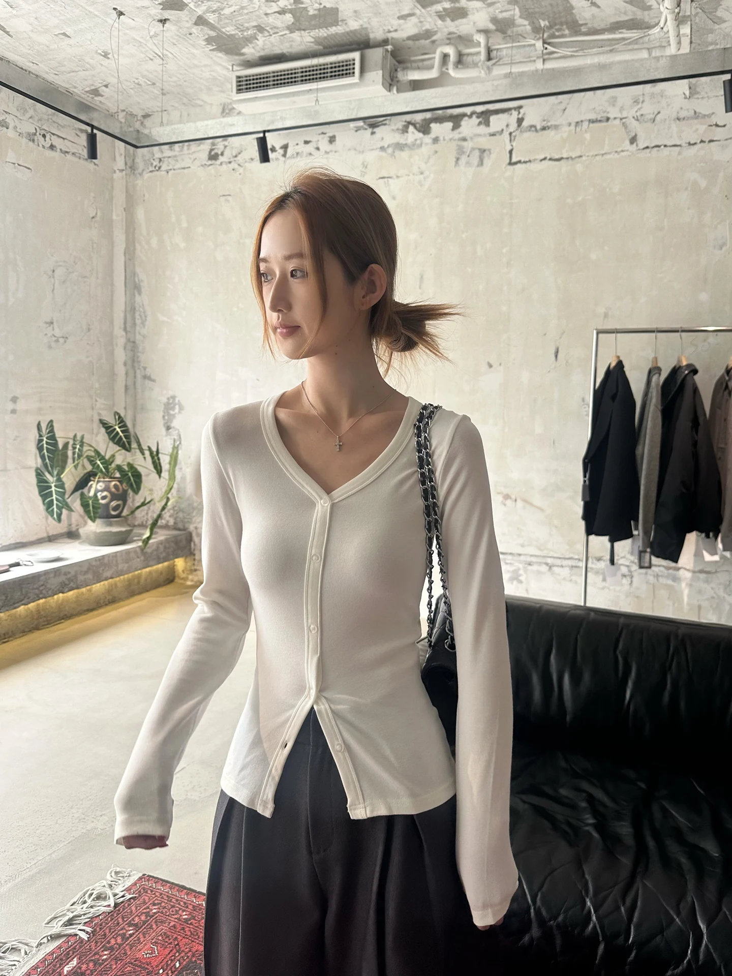 

Pure Desire Women's Slim Fit Base irt V-Ne Thiened Floing Casual Sle Long Sve Breathable Spring Inner Wear Top