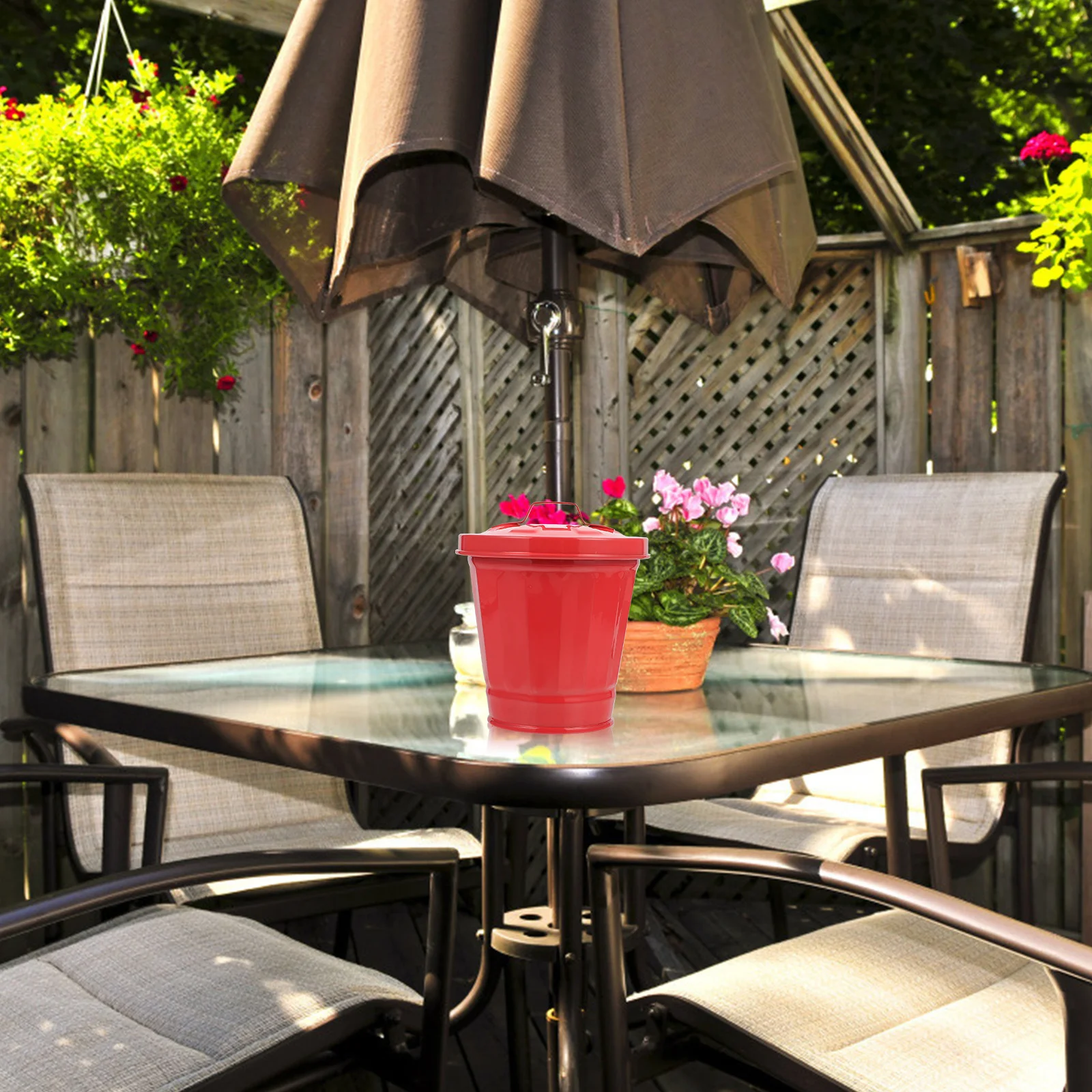 

1Pcs Covered Mini Trash Bin Desktop Iron Waste Container Floral Decorative Multi Functional Small Garbage Bin for Countertop