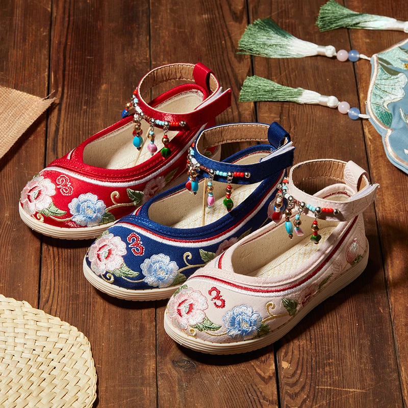 Baby Girls Embroidery Shoes Chinese Ancient Style Children Princess Shoes Fashion Sweet Handmade Kids Causal Pendant Hanfu Flats