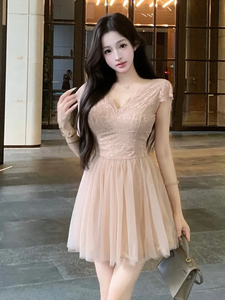 

Sexy Pure Desire Lace Splice Me Dr A-Line ort Skirt V-Ne Slimming Waist Design for Young Women in Their 20s