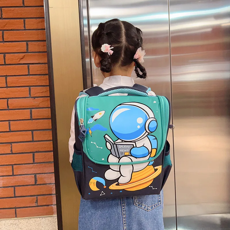 Primary Schoolbag Cartoon Cute Kids Backpack Large Capacity Lightweight Waterproof Student Book Bag Kids Rucksack School Bags