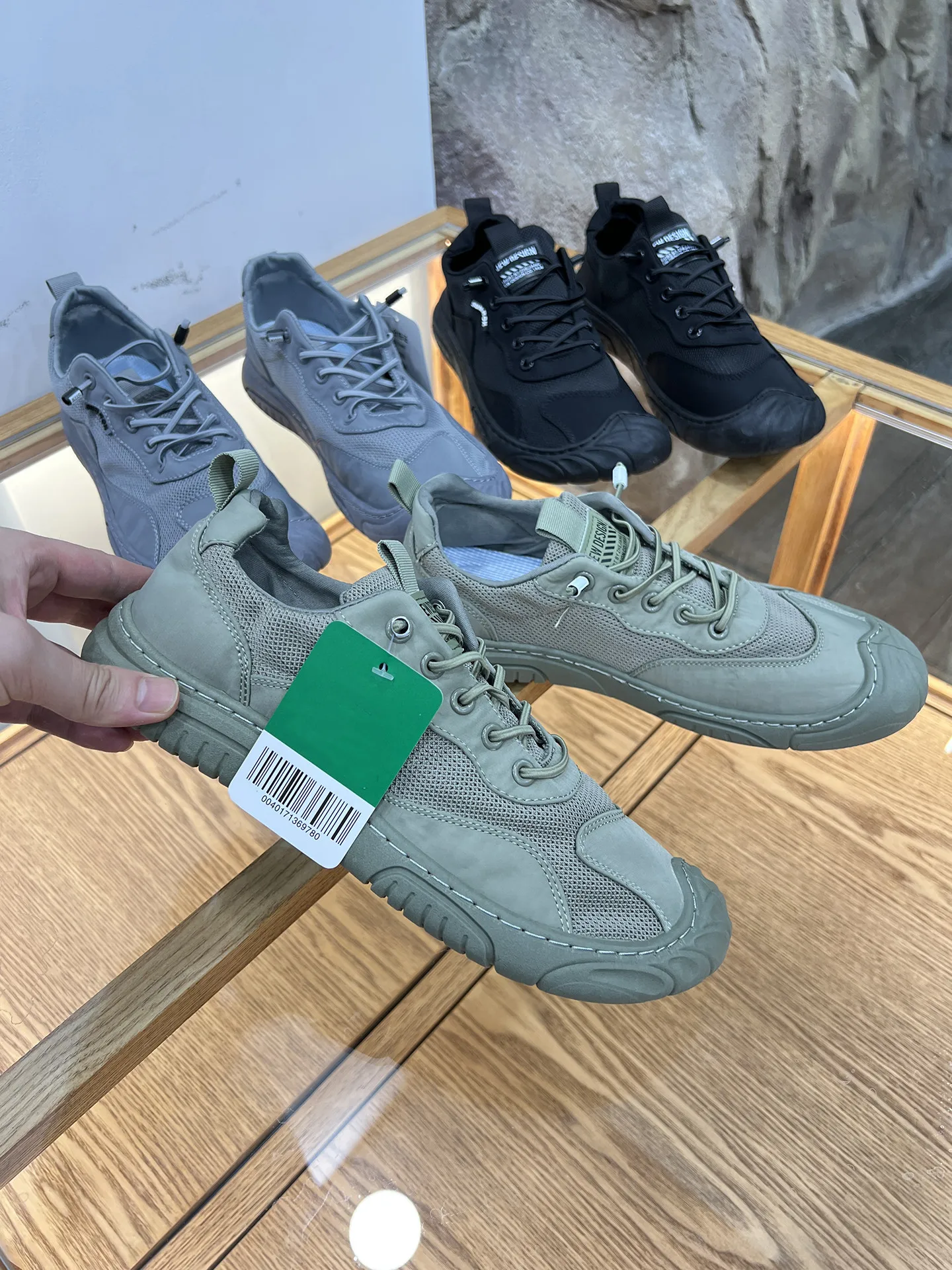 Men's Ice Silk Mesh Splicing Quick Dry Breathable Outdoor Sports Casual Shoes Comfortable Fashionable All-Season Plain Color