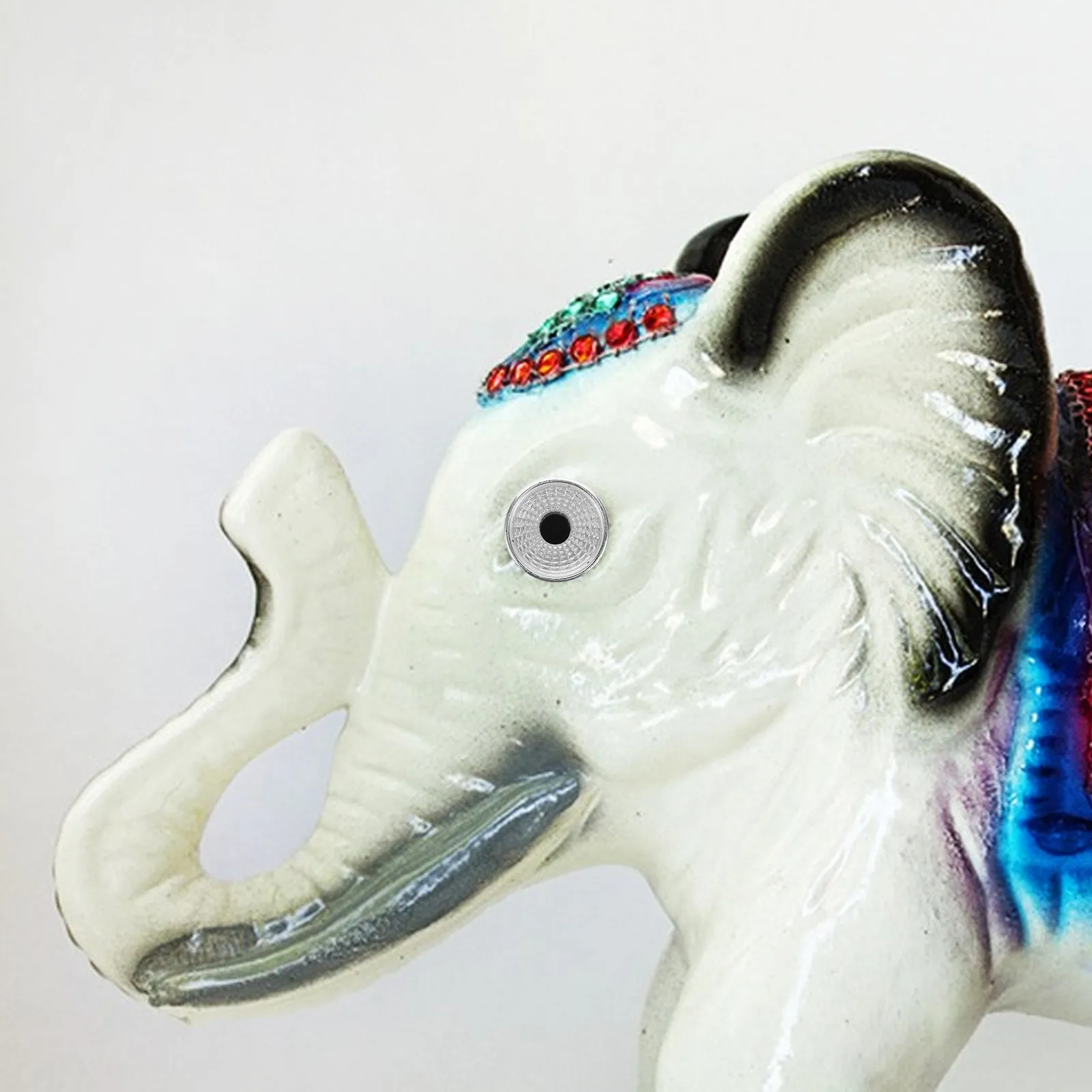 

100Pcs Glowing Animal Decoration Plastic Spotlight Lamp Shades Black Waterproof for Garden Statue Eyes Outdoor Small Spotlight