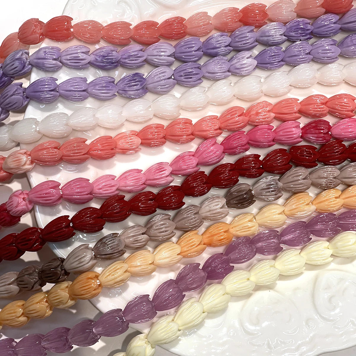 Shell Powder Pressed Tulip Bud Beads 8x11mm Carved Flower Loose Beads for DIY Bracelet Necklace Jewelry Making Wholesale 36cm