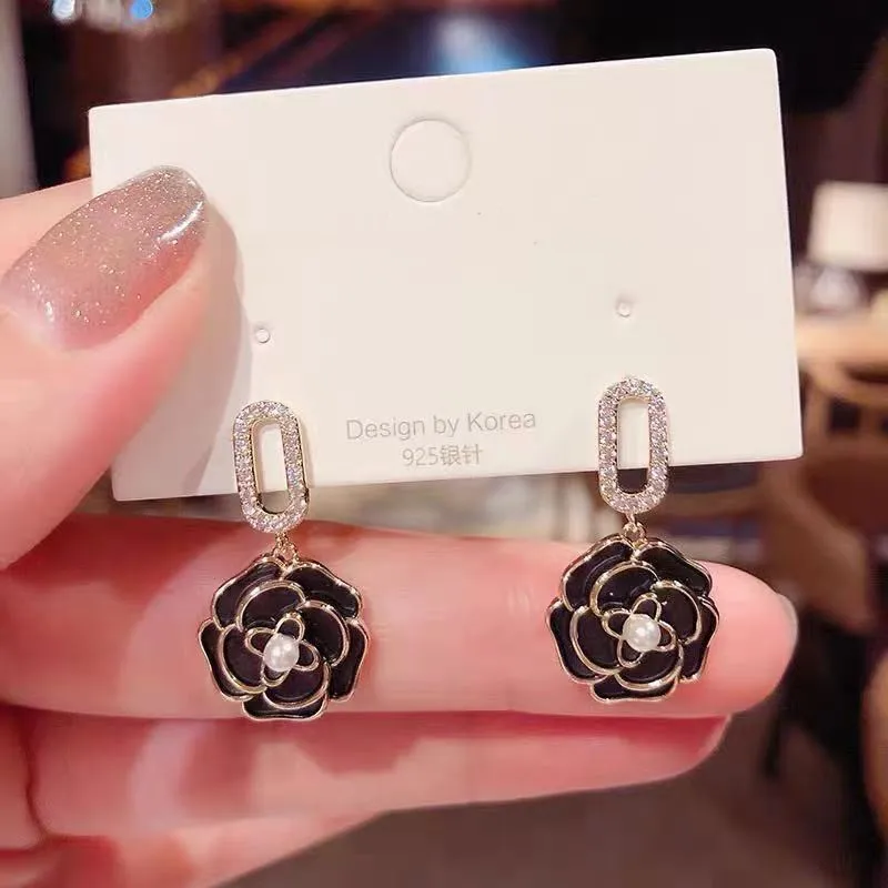 Punk Earrings Manufacturer Sells Korean Version Of Xiaoxiangfeng Pearl Camellia Earrings Women's Sweet Temperament Earrings