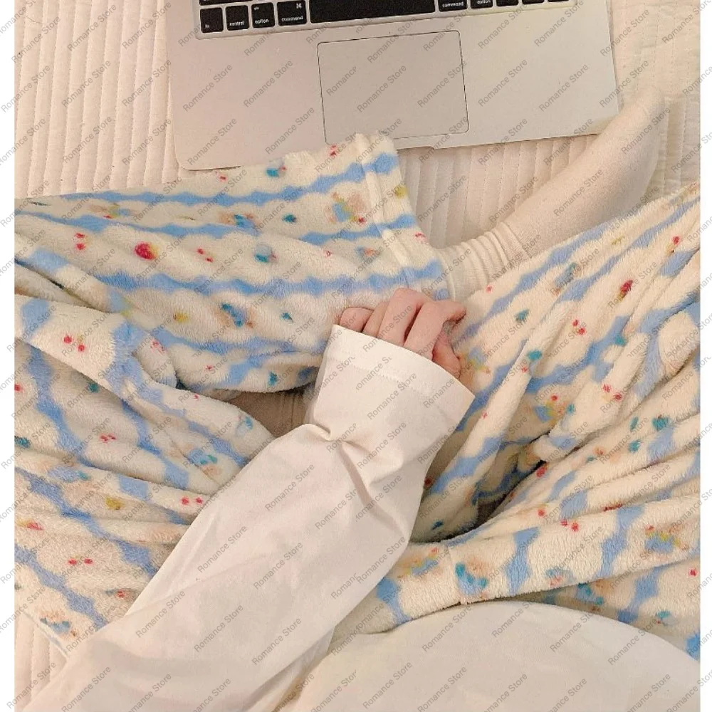 

Пижамные штаны, женские длинные штаны, осенне-зимние милые повседневные фланелевые домашние штаны большого размера с героями мультфильмов. Он можно носить на улице.